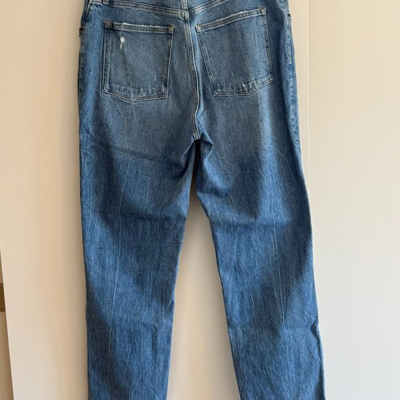 BNWT Abercrombie Ultra High Rise 90s Straight Jeans, medium wash with rips - Picture 2 of 5